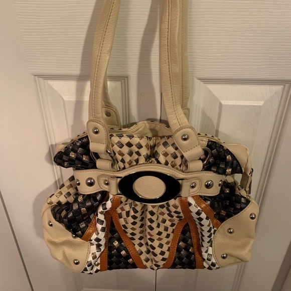 “Veneto New York” Handbag - Picture 2 of 3